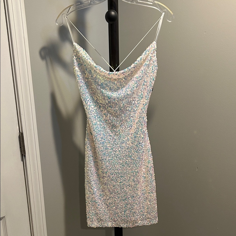 B Darlin Women's Sequin Scoop-Neck Bodycon Mini Homecoming Dress, White
